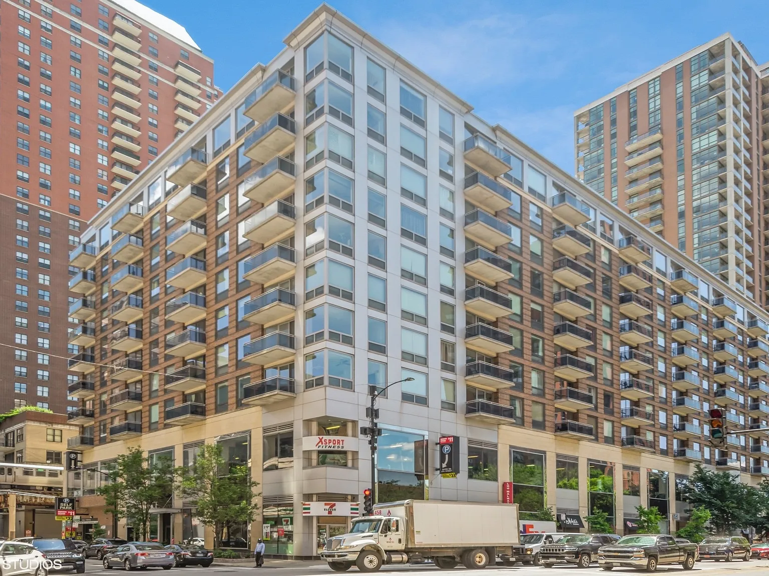 2 bed, 1100 sqft, $3,100 — Photo 3