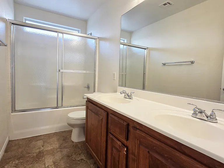 5516 Grey Pointe St — Photo 18