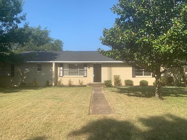 One story updated home on peaceful street near Downtown Frisco.