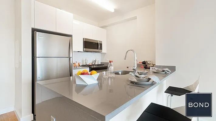 Rented by Bond New York | media 4