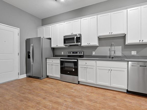 5th image of 300 W Fayette St #Ee4f67128