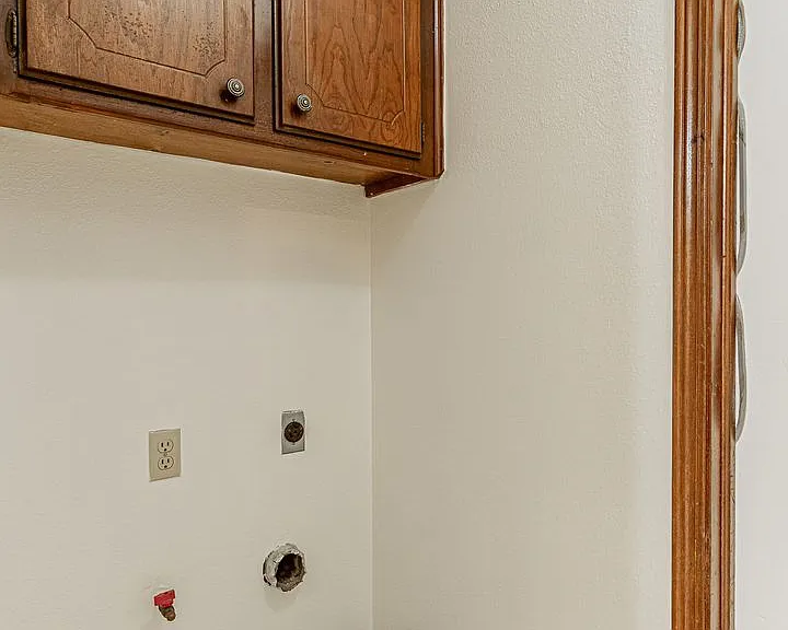 3808 Oakcliff Dr — Photo 25