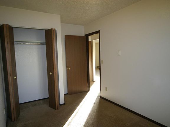 5th image of 472 S Gilbert St APT D