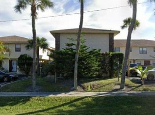 2 E Ilex Dr, Lake Park, FL 33403