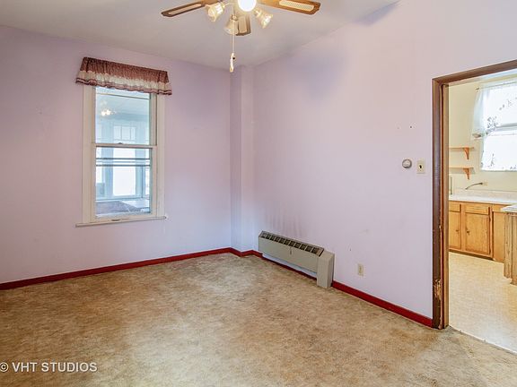 4th image of 937 Thomas Ave