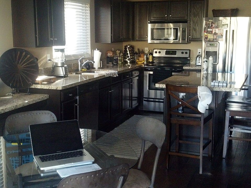 Kitchen/Dining Area