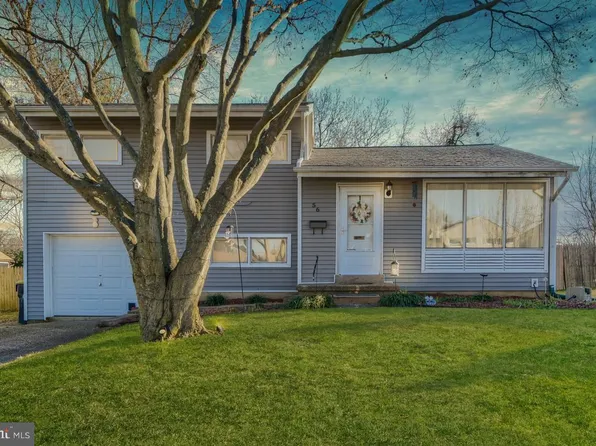 56 E Avon Dr, Claymont, DE 19703