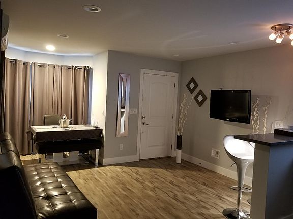 3rd image of 621 40th St #1
