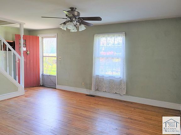 4th image of 50 Sunrise Ave