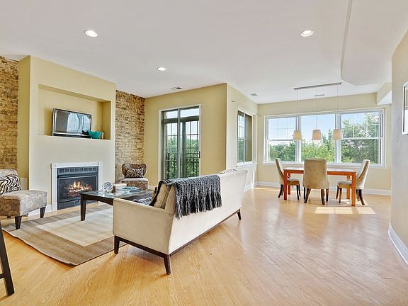 5th image of 5884 N Ridge Ave #3