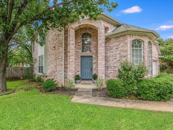 1015 Hawk Ct