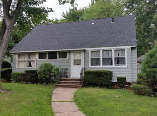 82 Independence Dr, Roselle, NJ 07203