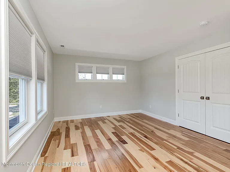 402 6th Ave — Photo 14