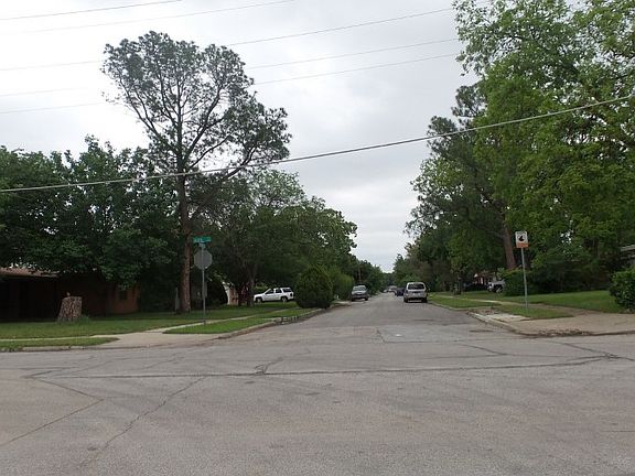 4th image of 1903 Briarwood Ln