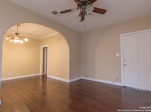 5th image of 207 Rodena St