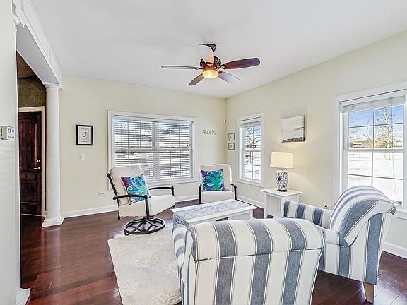 5th image of 137 Henderson St