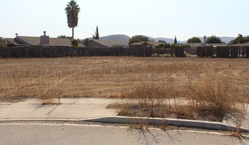 1st image of 50707 Annie Ln