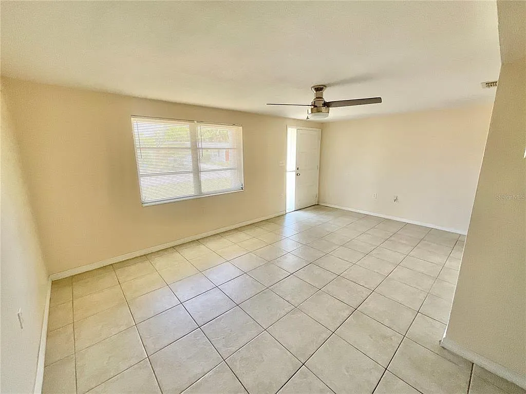 2 bed, 1.5 bath, 816 sqft, $1,425 — Photo 4