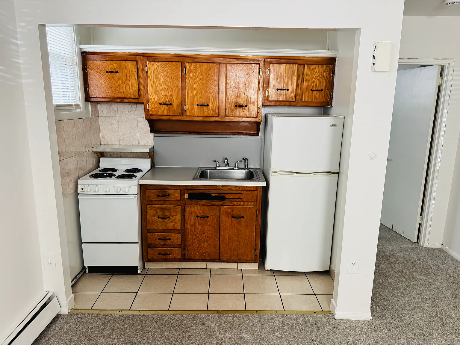 1 bed, 600 sqft, $1,165 — Photo 3