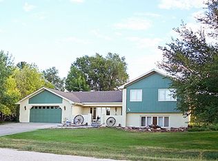 75 Lakeview Dr, Wheatland, WY 82201