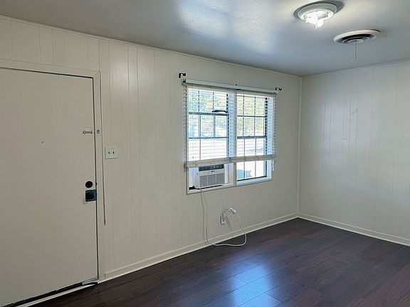 3rd image of 2838 Featherston Ave