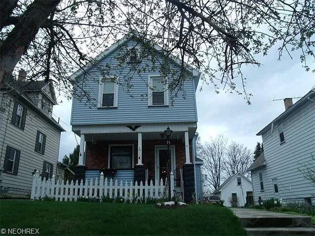 71 Smithsonian St photo 1