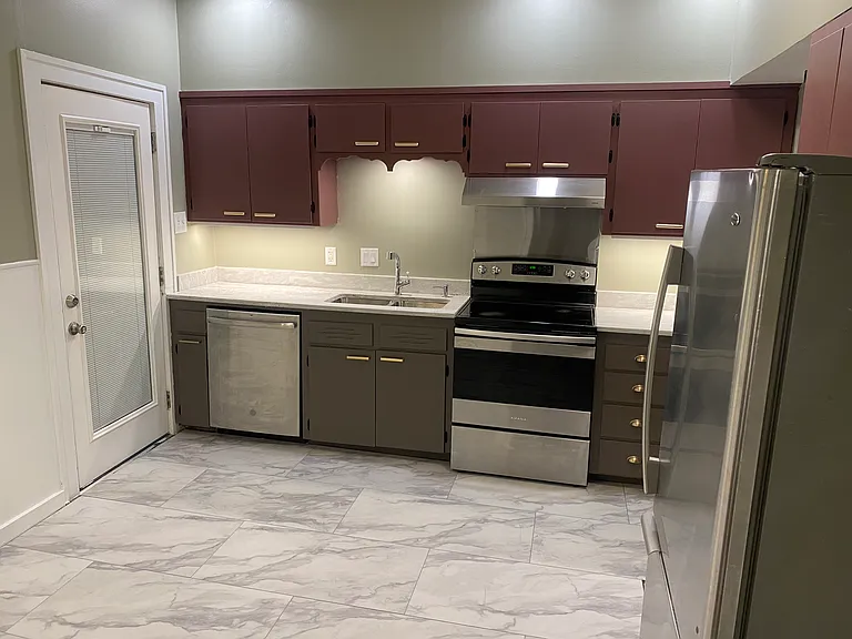 753 N Porter Ave — Photo 1