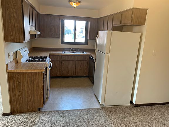 2nd image of 15711 Terrace Dr #2