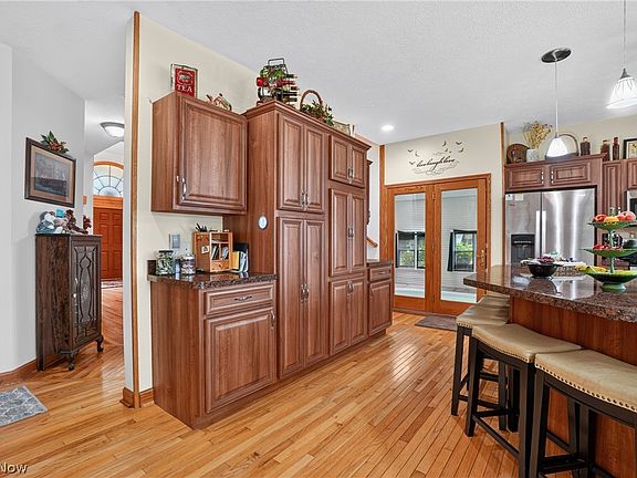 4th image of 12 Lake Breeze Dr