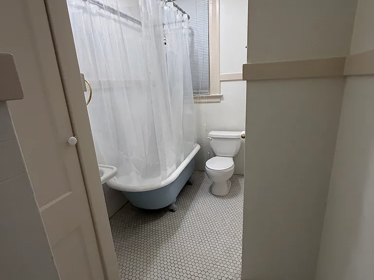 3131 Washington St #1 — Photo 10