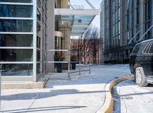 700 N Larrabee St APT 308, Chicago, IL 60654