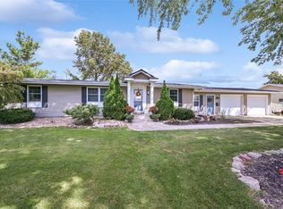 109 Elm St, Van Horne, IA 52346