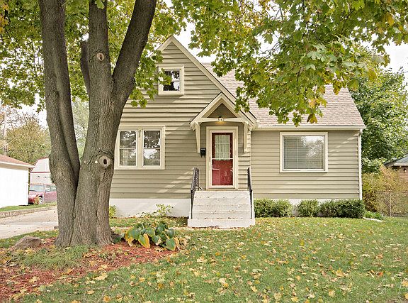 3rd image of 227 Clifton Dr
