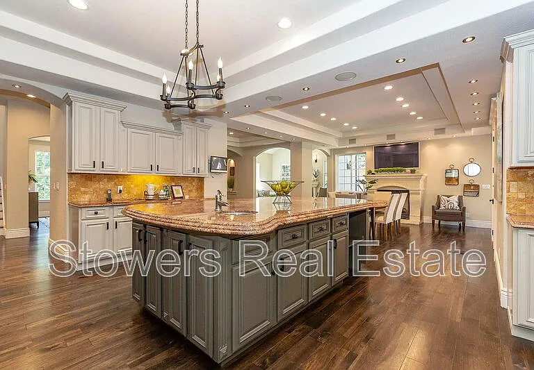 705 Moraga Rd — Photo 2