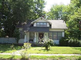 521 S 4th St, Rogers, AR 72756