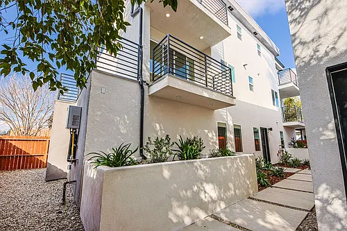 Luxury 3 & 4 Bed Townhomes a Short Walk to Topanga Village! Photo 1