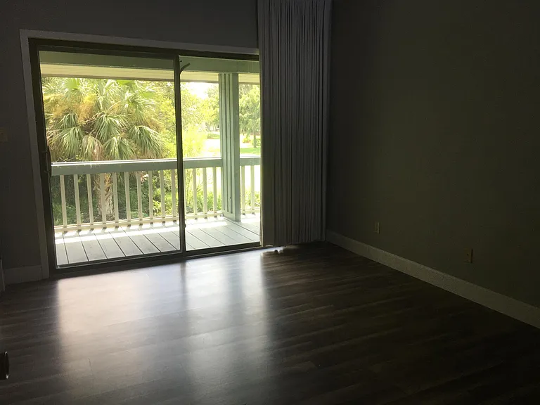 667 Olde Camelot Cir #667 — Photo 8