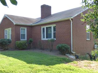 1782B Cook School Rd, Pilot Mountain, NC 27041