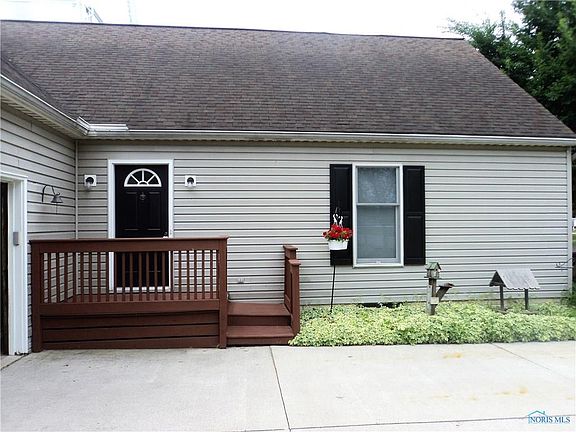 2nd image of 112 Cherry St