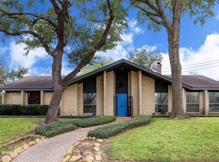 7703 Barberton Dr, Houston, TX 77036