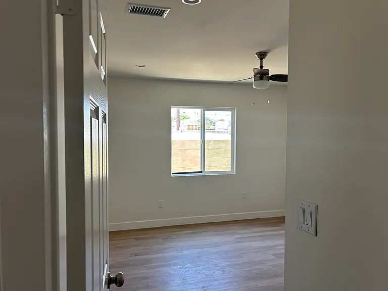 10422 S Broadway #1/2 — Photo 3