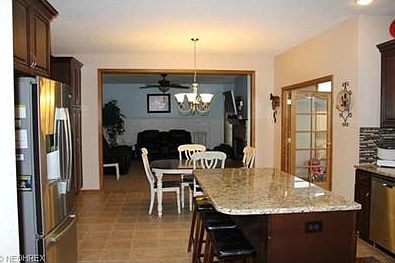 3rd image of 160 Kingston Dr