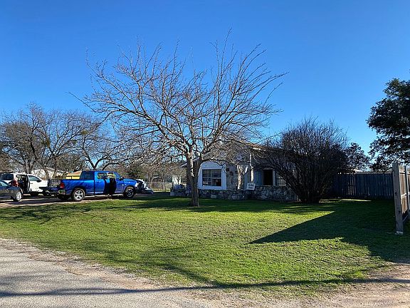 4th image of 309 Oak Dr