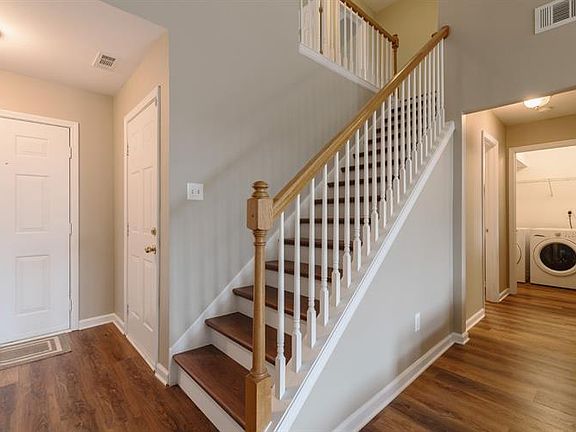 5th image of 719 Heath Pl