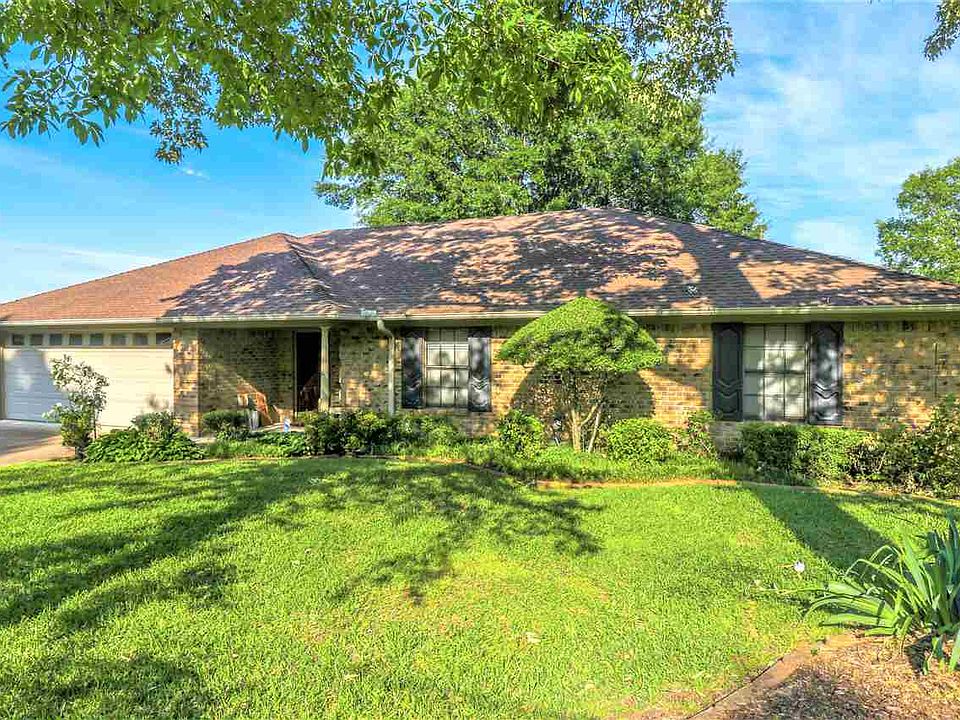 1st image of 2904 Crossroads Dr