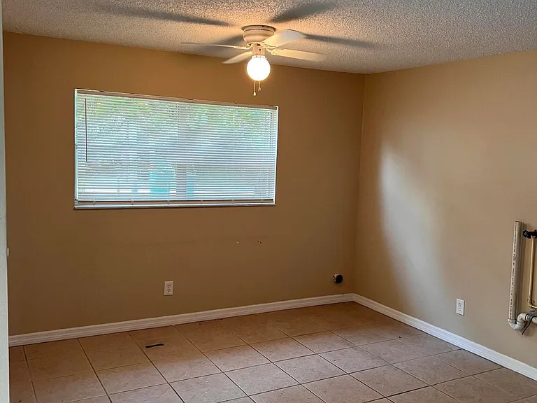 118 Olive St — Photo 3