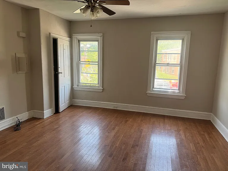 922 Maryland Ave — Photo 8