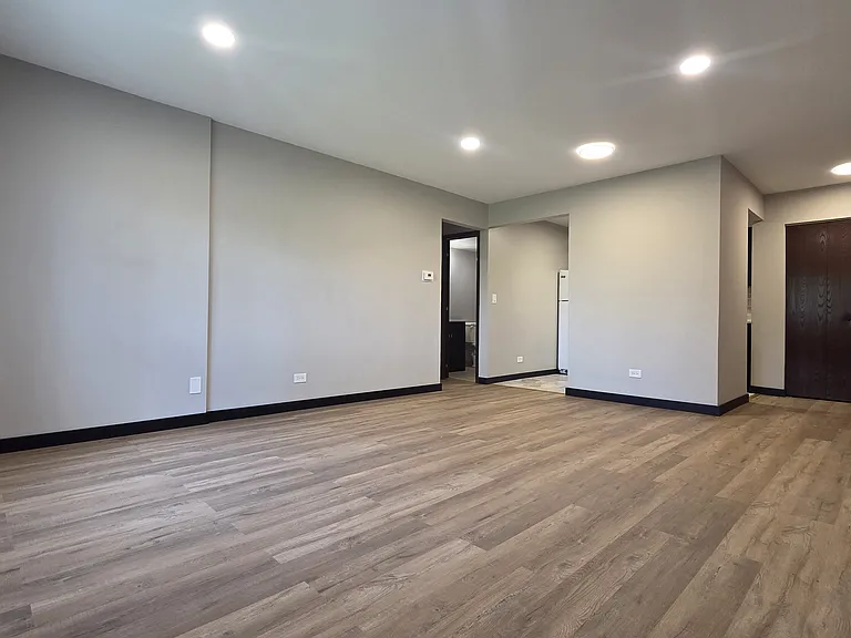 660 Perrie Dr #101 — Photo 2