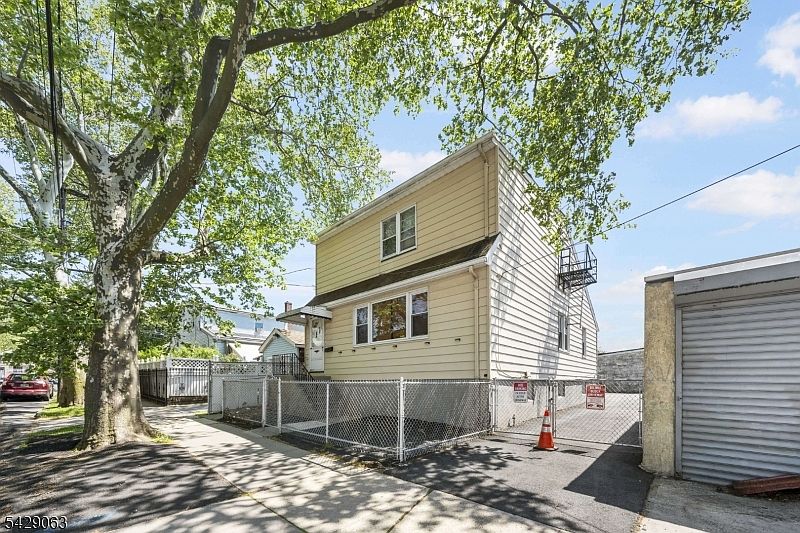 1st image of 466 Delavan Ave