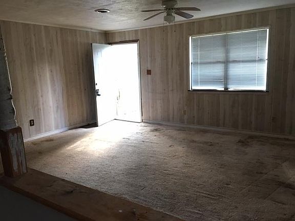 2nd image of 402 McFarland St